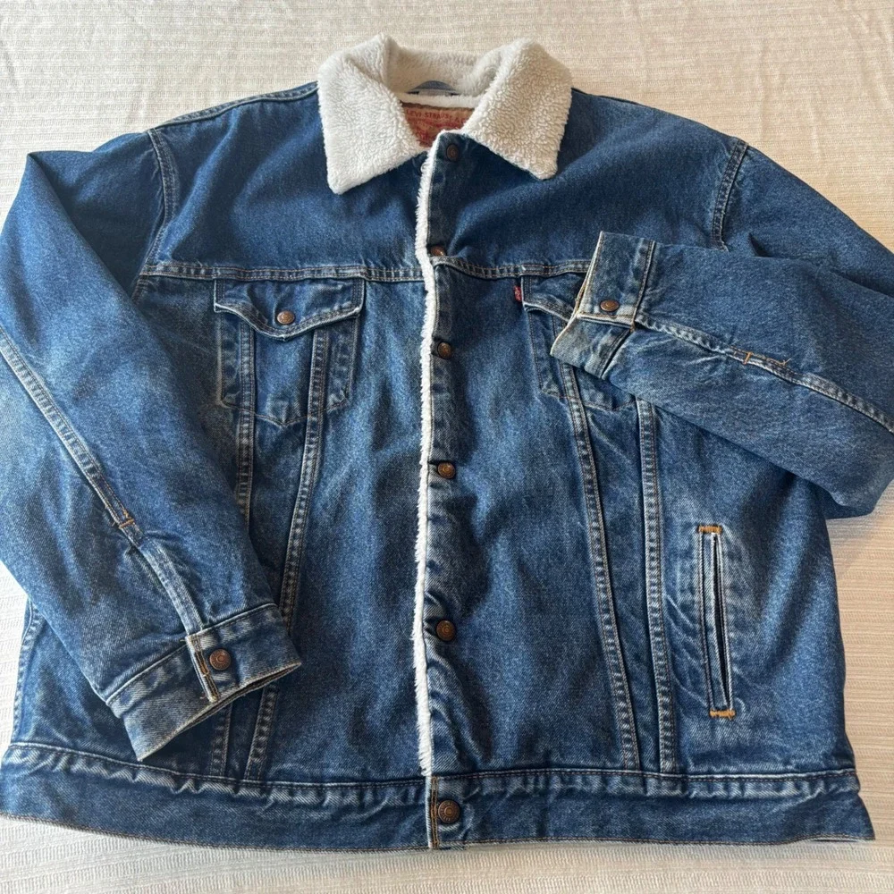 Vintage 90's Levis Sherpa Lined Trucker Jacket Blue Denim Made in USA XL